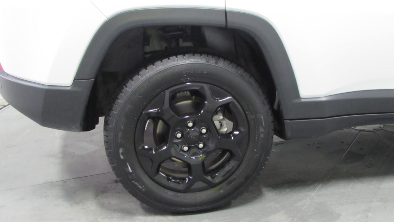 2023 Bright White Clearcoat Jeep Compass Trailhawk 4X4 SUV