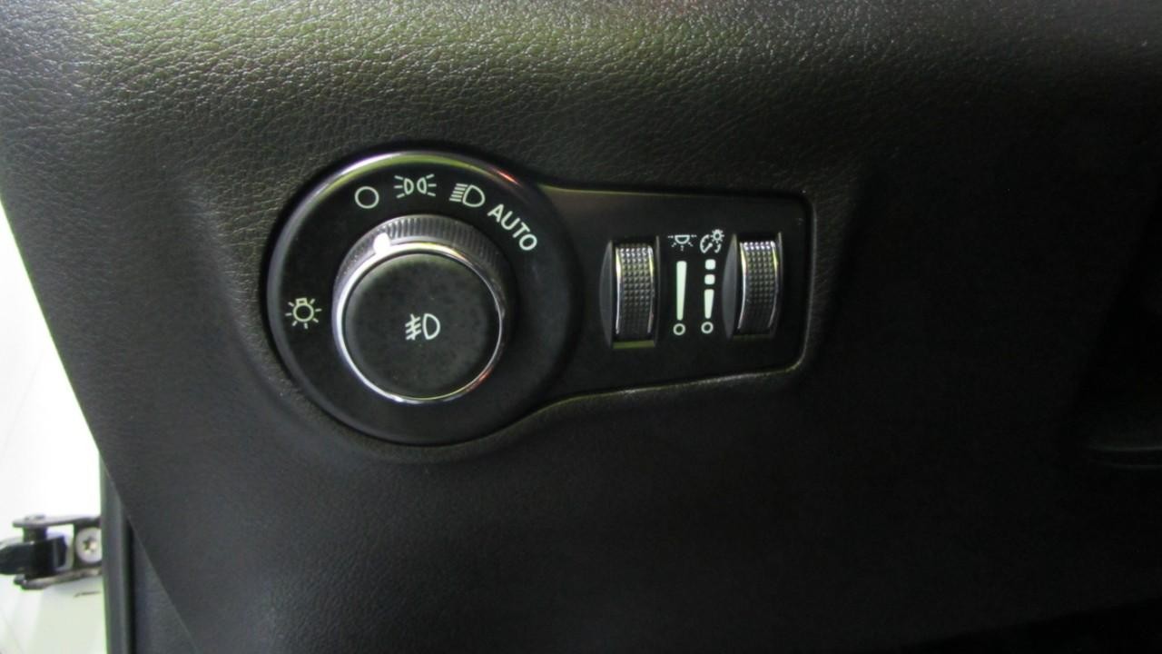 2023 Bright White Clearcoat Jeep Compass Trailhawk 4X4 SUV