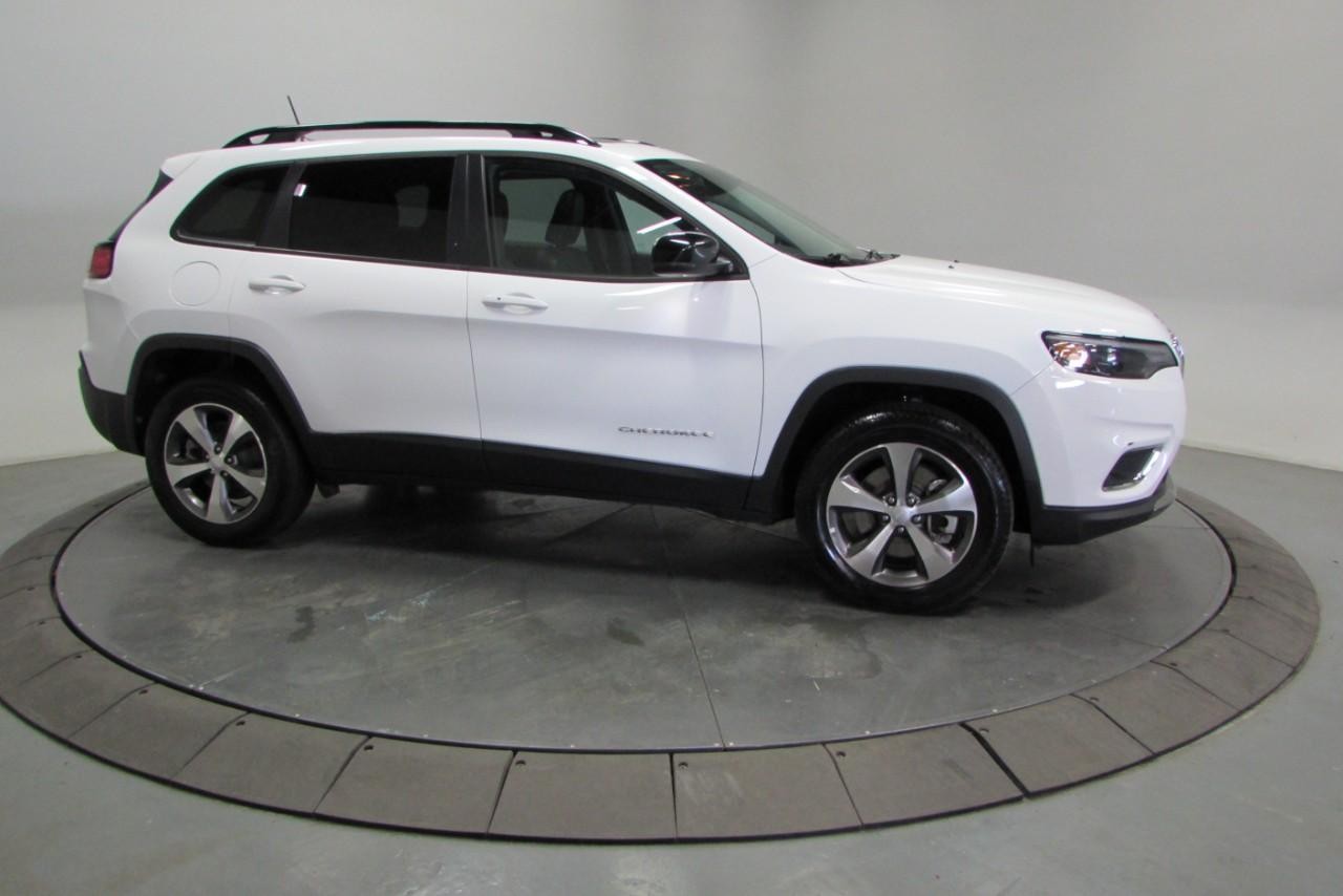 2022 Bright White Clearcoat Jeep Cherokee Limited 4X4 SUV