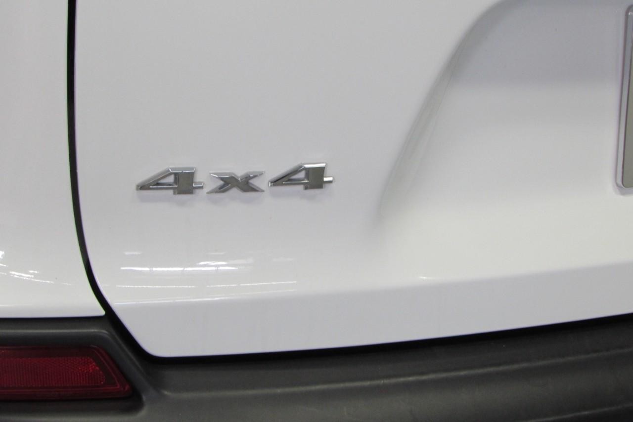 2022 Bright White Clearcoat Jeep Cherokee Limited 4X4 SUV
