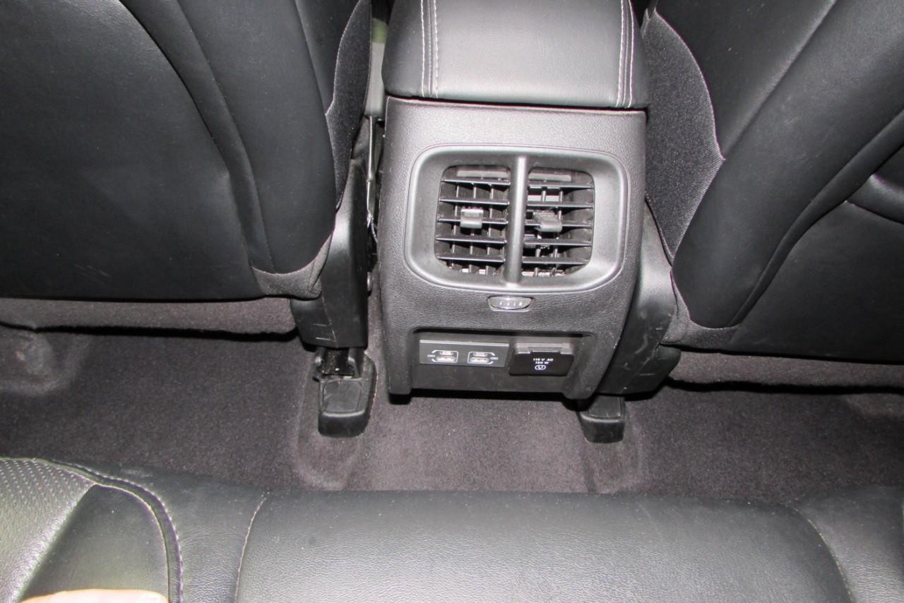 2022 Bright White Clearcoat Jeep Cherokee Limited 4X4 SUV