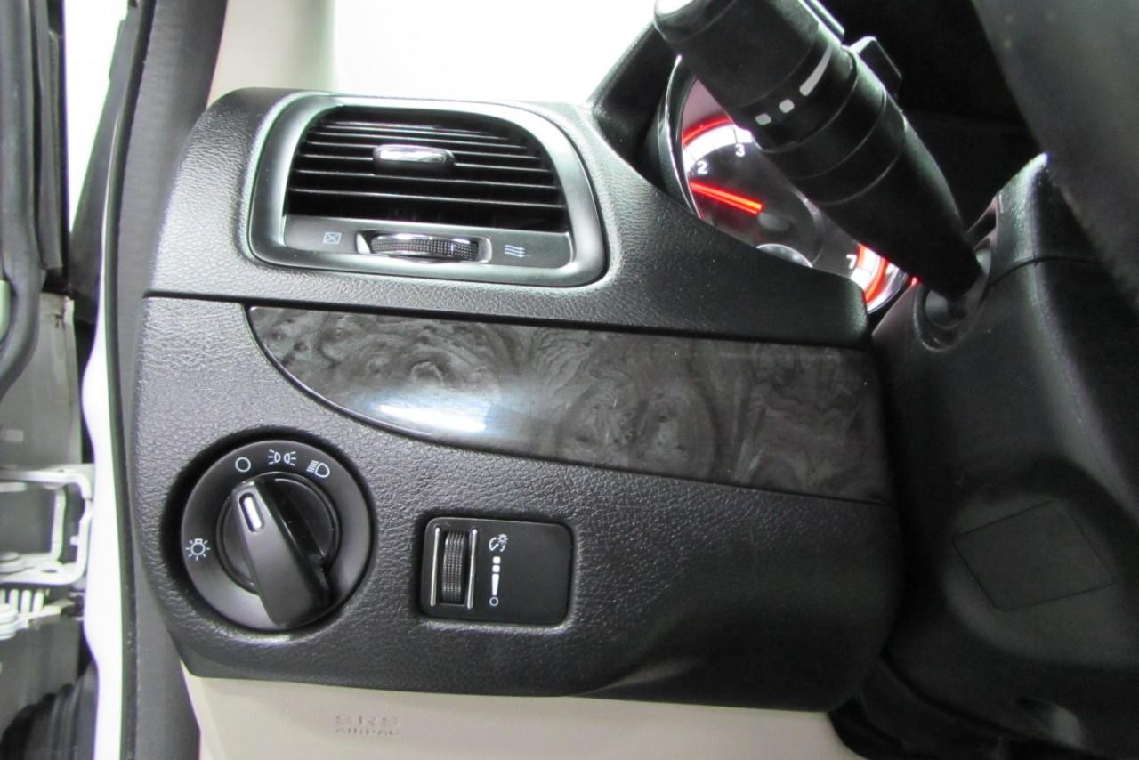 2013 Stone White Dodge Grand Caravan SE FWD Van