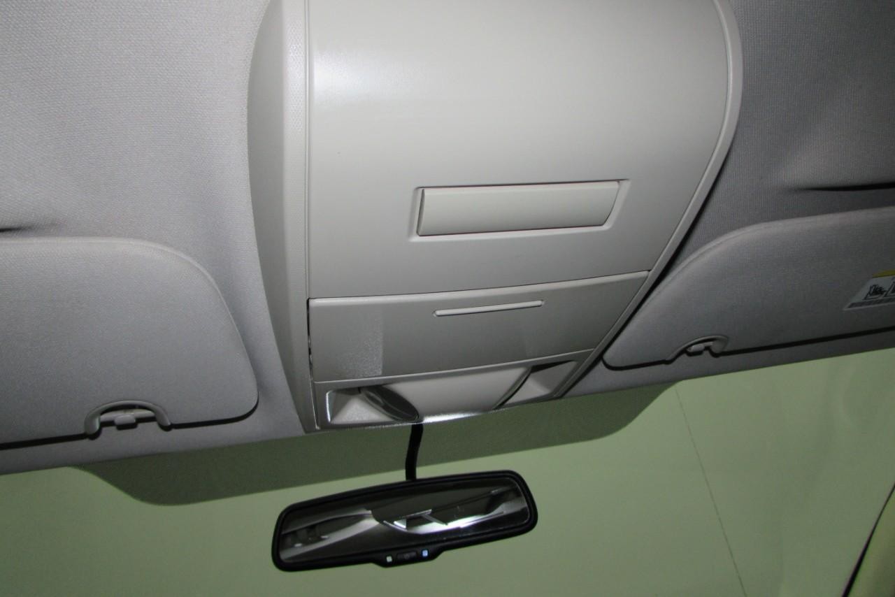 2013 Stone White Dodge Grand Caravan SE FWD Van
