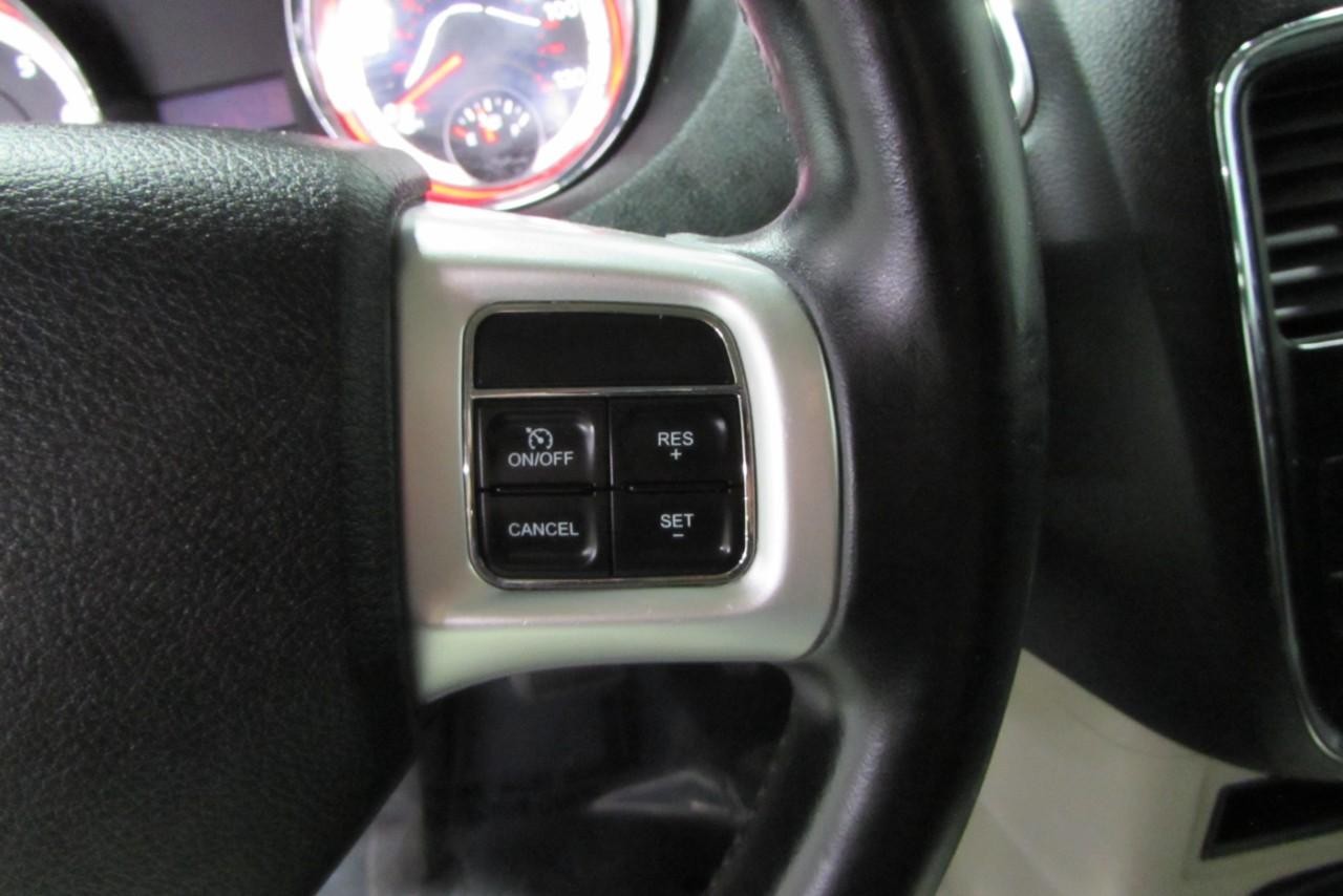 2013 Stone White Dodge Grand Caravan SE FWD Van