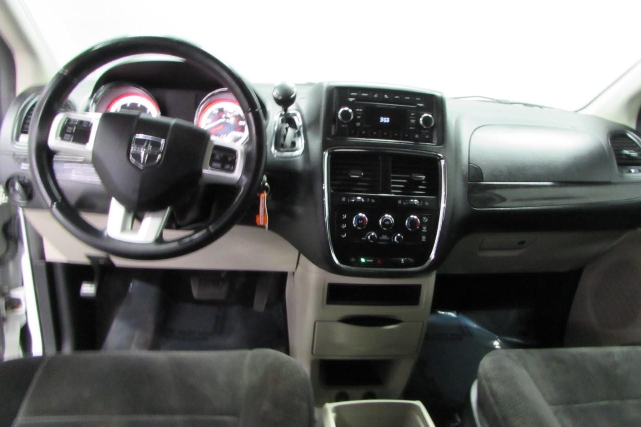 2013 Stone White Dodge Grand Caravan SE FWD Van