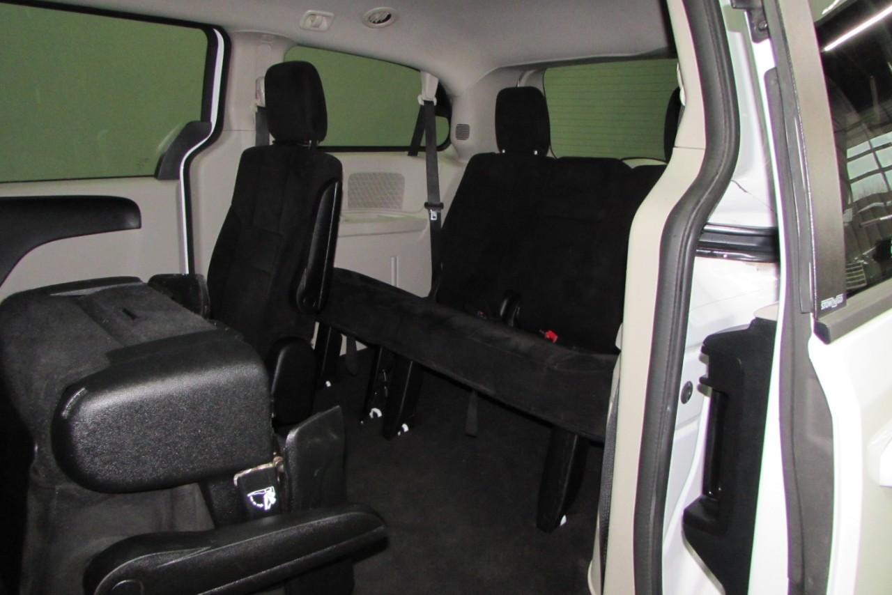 2013 Stone White Dodge Grand Caravan SE FWD Van
