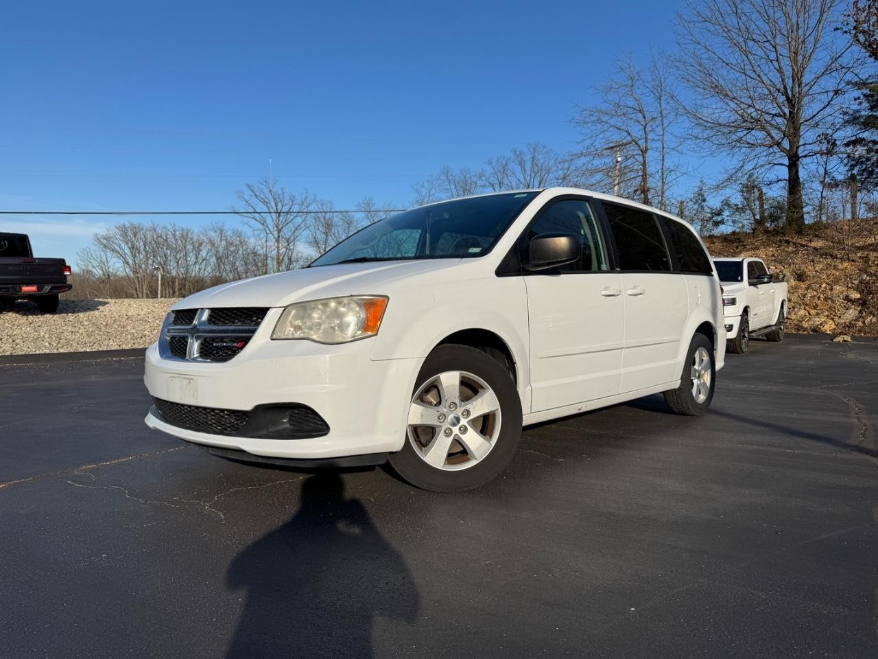 2013 Stone White Dodge Grand Caravan SE FWD Van