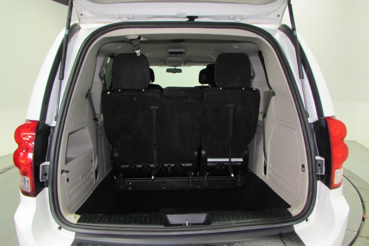 2013 Stone White Dodge Grand Caravan SE FWD Van
