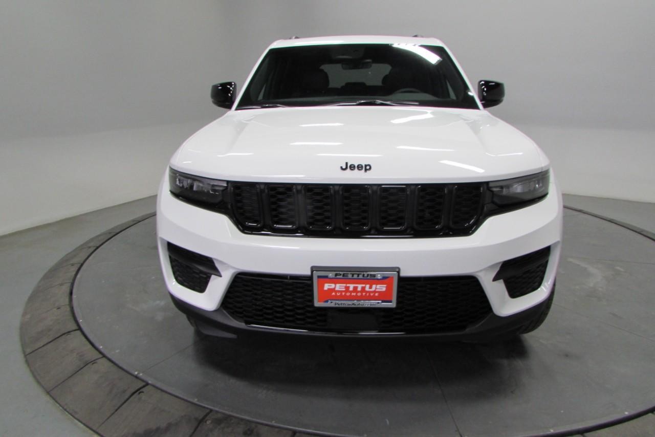 2025 Bright White Clearcoat Jeep Grand Cherokee Altitude X 4X4 SUV