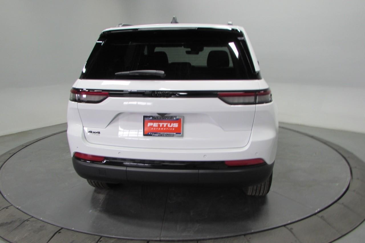 2025 Bright White Clearcoat Jeep Grand Cherokee Altitude X 4X4 SUV
