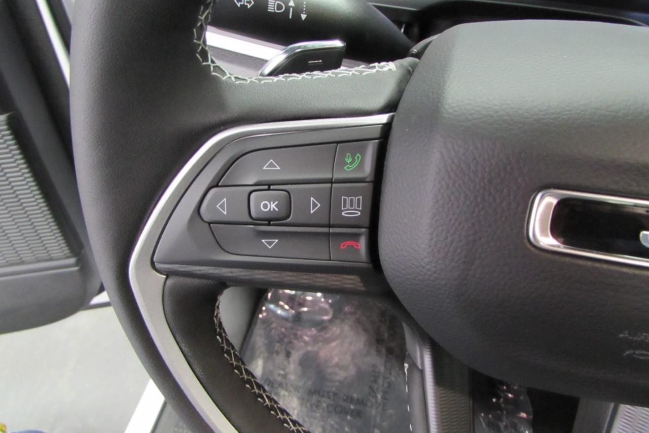 2025 Bright White Clearcoat Jeep Grand Cherokee Altitude X 4X4 SUV