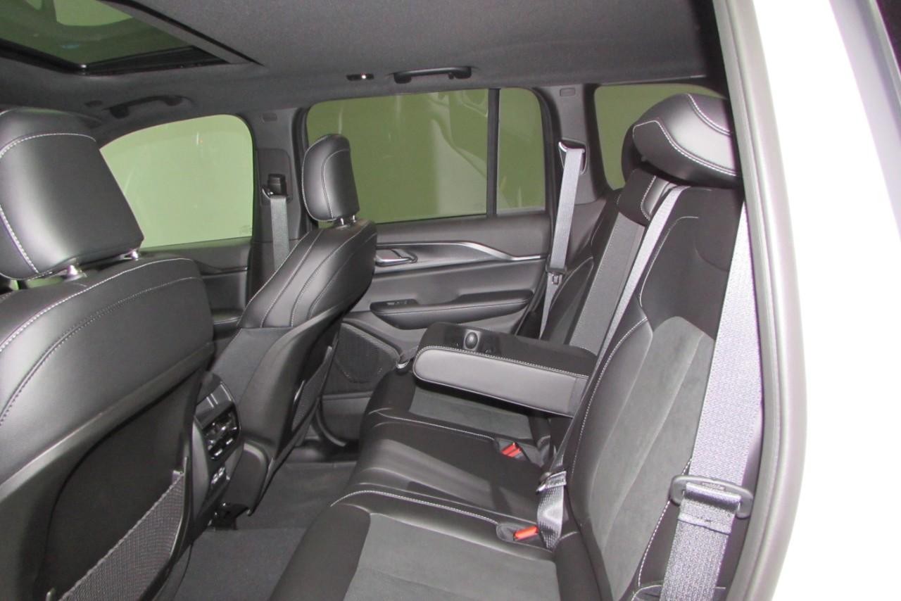 2025 Bright White Clearcoat Jeep Grand Cherokee Altitude X 4X4 SUV