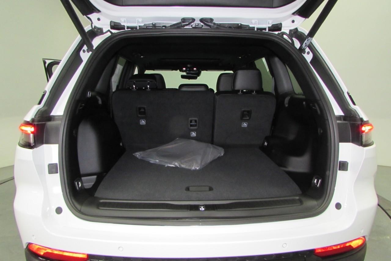 2025 Bright White Clearcoat Jeep Grand Cherokee Altitude X 4X4 SUV