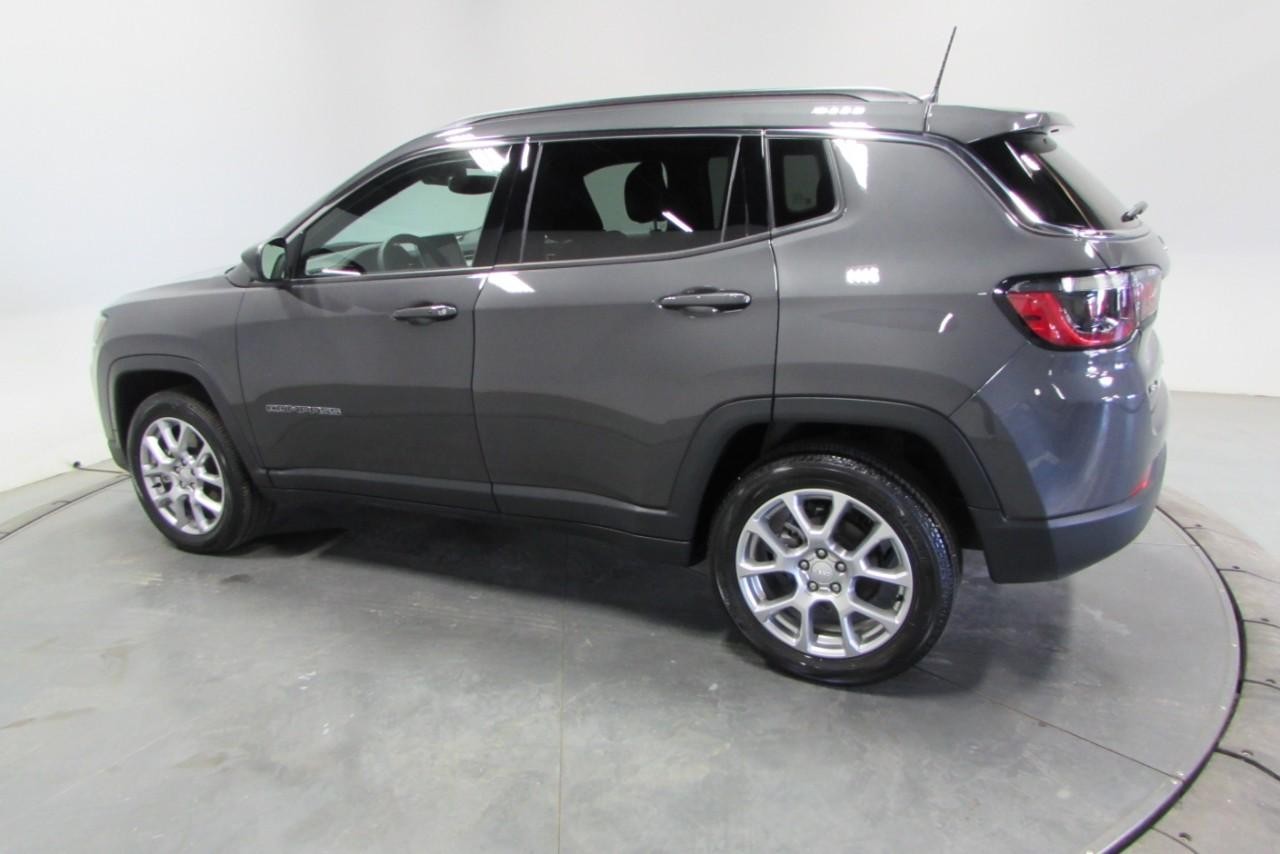 2024 Baltic Gray Metallic Clearcoat Jeep Compass Latitude Lux 4X4 SUV