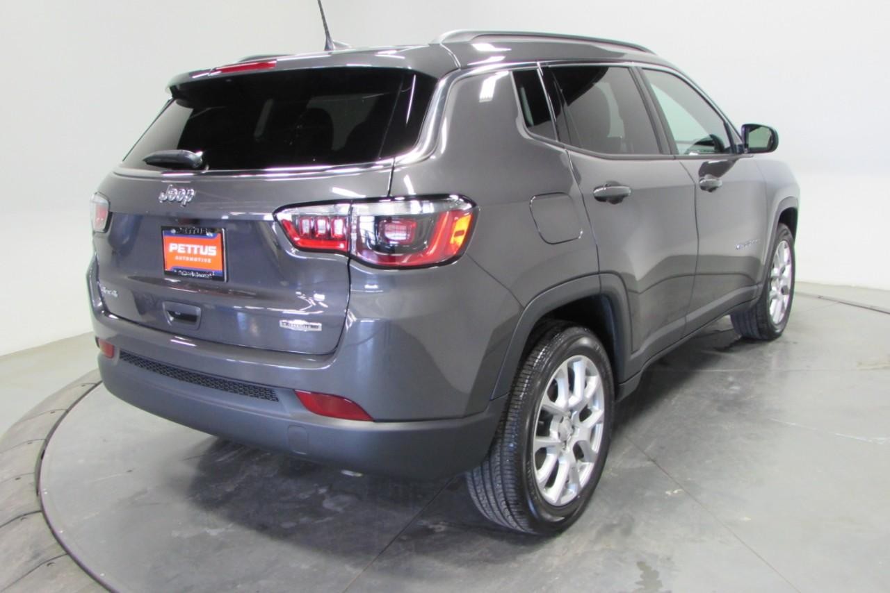 2024 Baltic Gray Metallic Clearcoat Jeep Compass Latitude Lux 4X4 SUV