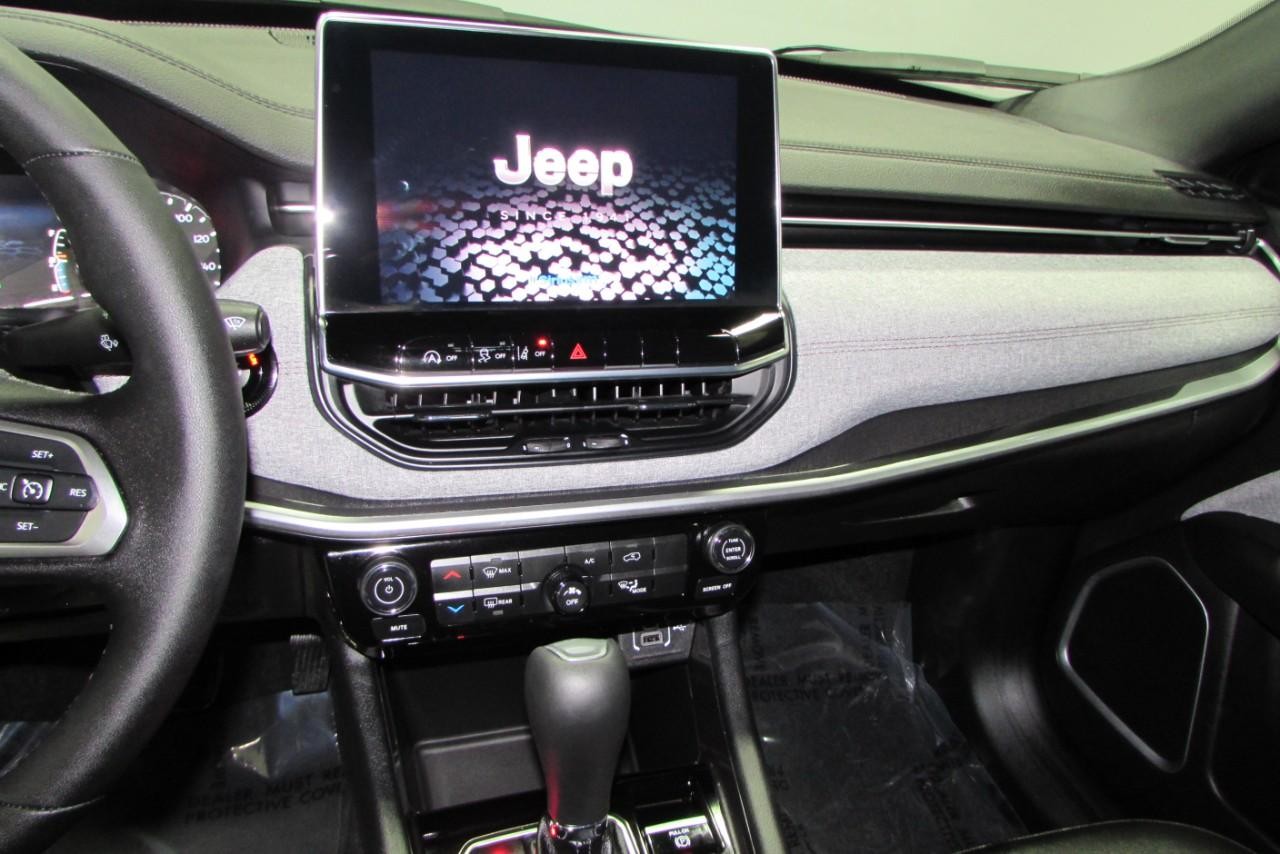 2024 Baltic Gray Metallic Clearcoat Jeep Compass Latitude Lux 4X4 SUV