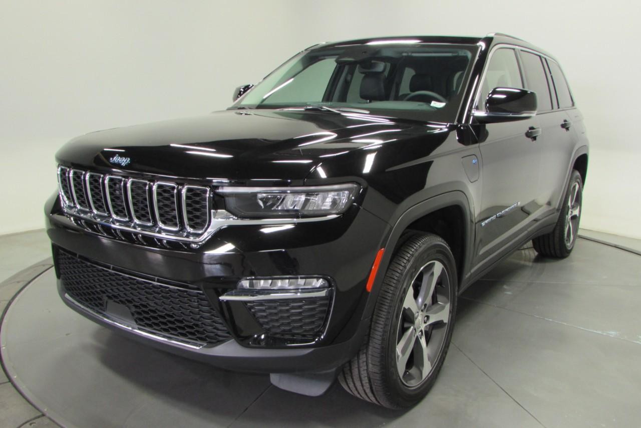 2022 Diamond Black Crystal Pearlcoat Jeep Grand Cherokee 4xe 4xe 4X4 SUV