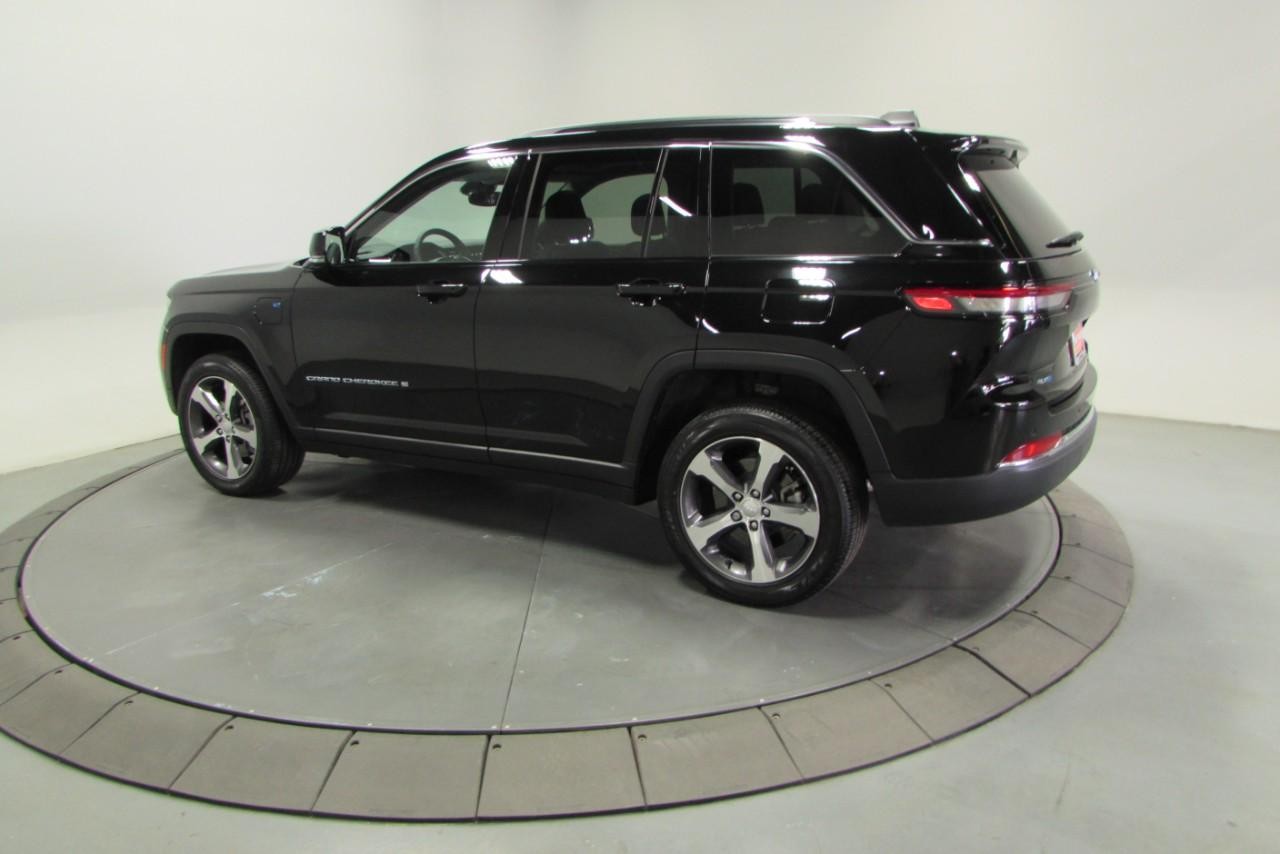 2022 Diamond Black Crystal Pearlcoat Jeep Grand Cherokee 4xe 4xe 4X4 SUV
