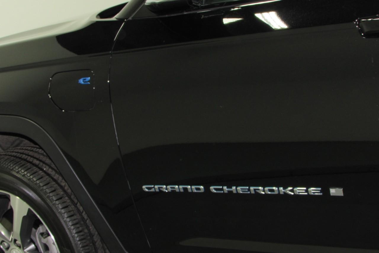 2022 Diamond Black Crystal Pearlcoat Jeep Grand Cherokee 4xe 4xe 4X4 SUV