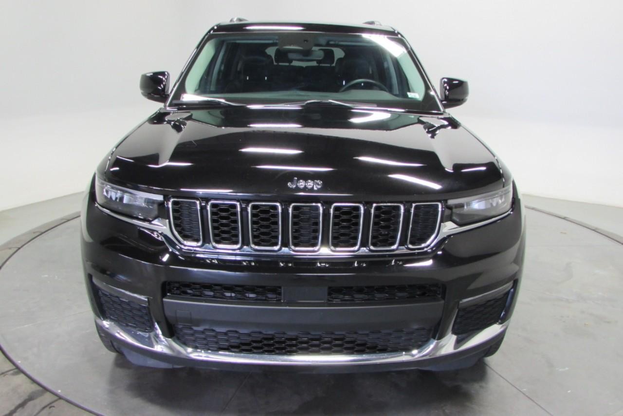 2022 Diamond Black Crystal Pearlcoat Jeep Grand Cherokee L Limited 4X4 SUV