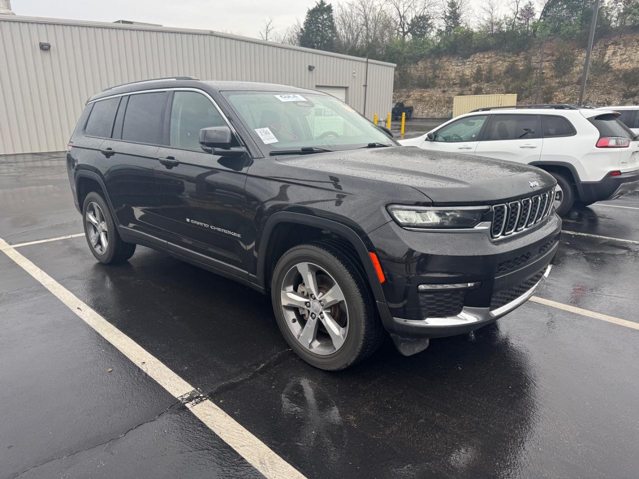 2022 Diamond Black Crystal Pearlcoat Jeep Grand Cherokee L Limited 4X4 SUV