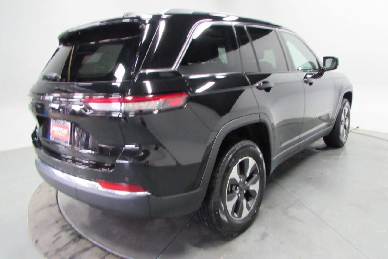 2022 Diamond Black Crystal Pearlcoat Jeep Grand Cherokee 4xe 4xe 4X4 SUV