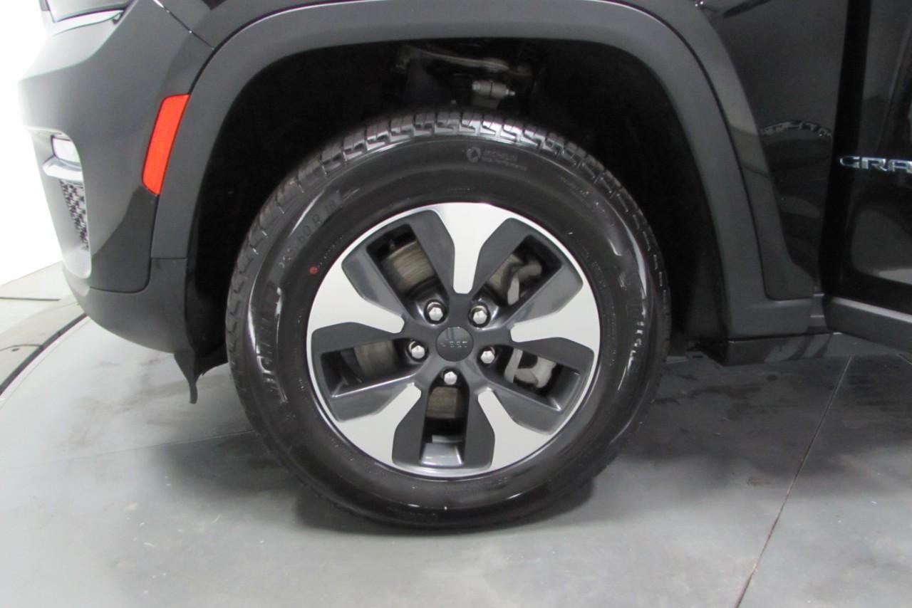 2022 Diamond Black Crystal Pearlcoat Jeep Grand Cherokee 4xe 4xe 4X4 SUV