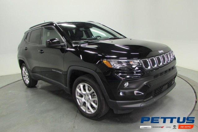 2024 Jeep Compass Latitude Lux at Pettus Chrysler Dodge Jeep Ram De Soto in De Soto MO