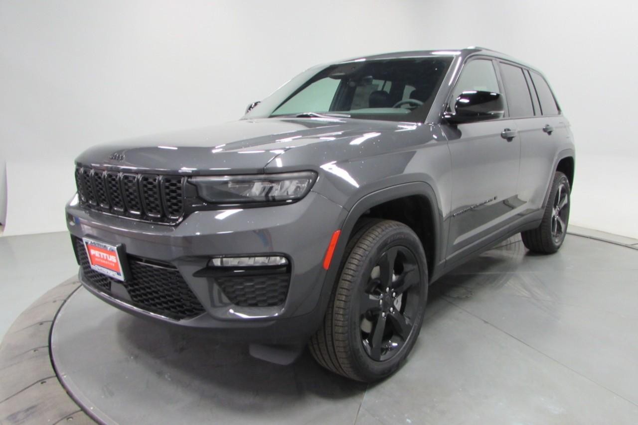 2025 Baltic Gray Metallic Clearcoat Jeep Grand Cherokee Limited 4X4 SUV