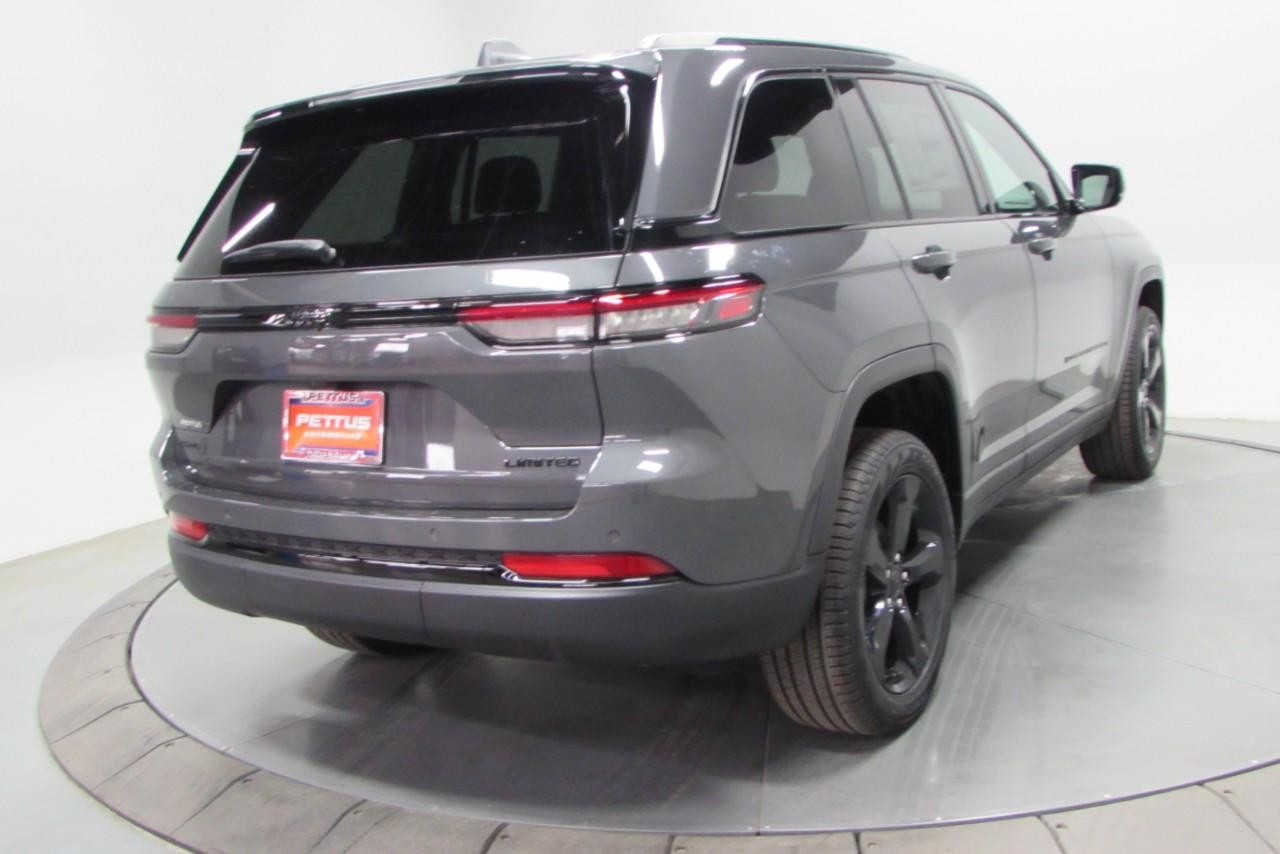 2025 Baltic Gray Metallic Clearcoat Jeep Grand Cherokee Limited 4X4 SUV