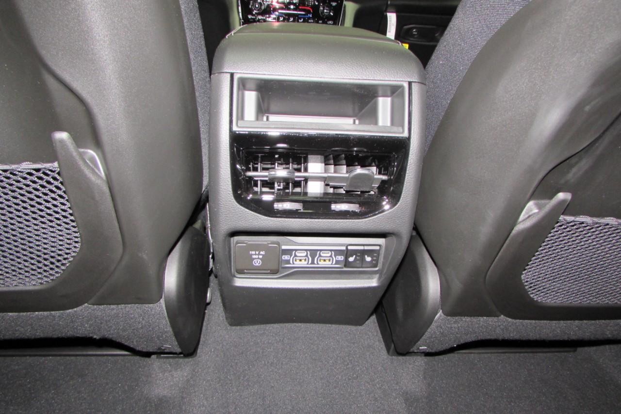 2025 Baltic Gray Metallic Clearcoat Jeep Grand Cherokee Limited 4X4 SUV