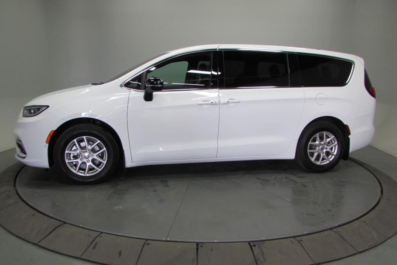 2025 Bright White Clearcoat Chrysler Pacifica Select FWD Van