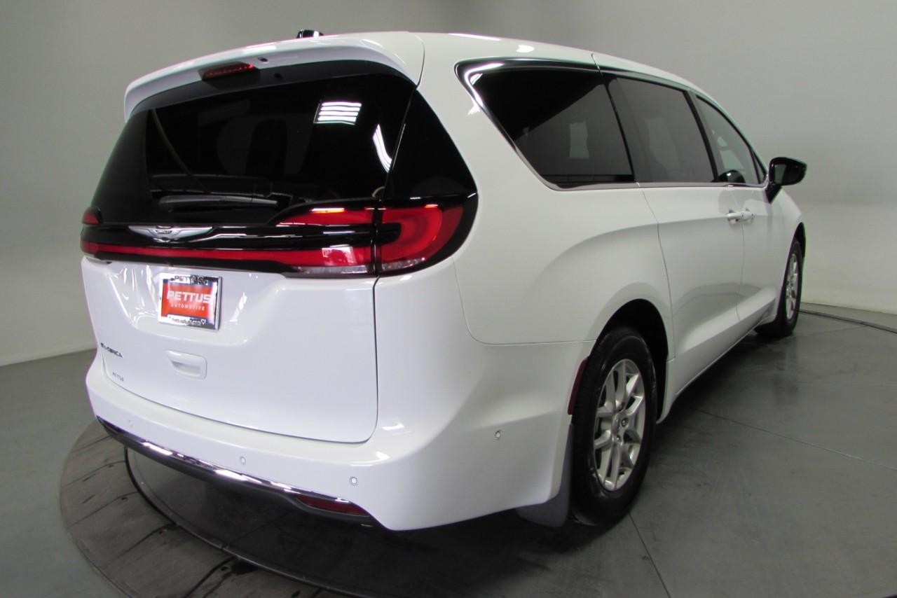2025 Bright White Clearcoat Chrysler Pacifica Select FWD Van