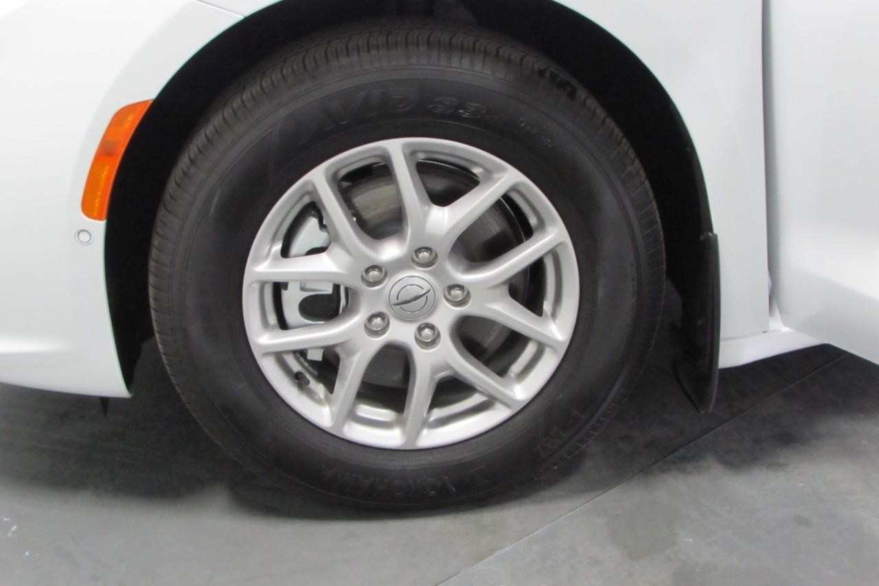 2025 Bright White Clearcoat Chrysler Pacifica Select FWD Van