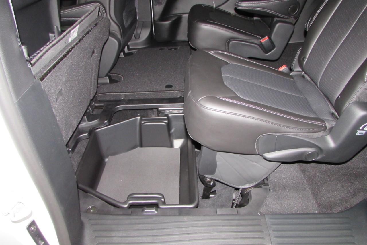2025 Bright White Clearcoat Chrysler Pacifica Select FWD Van