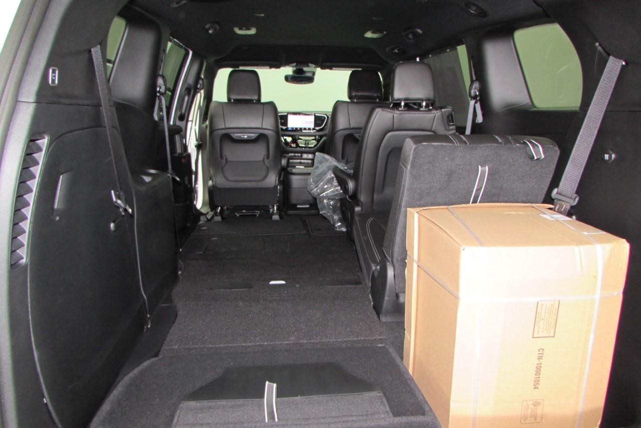 2025 Bright White Clearcoat Chrysler Pacifica Select FWD Van