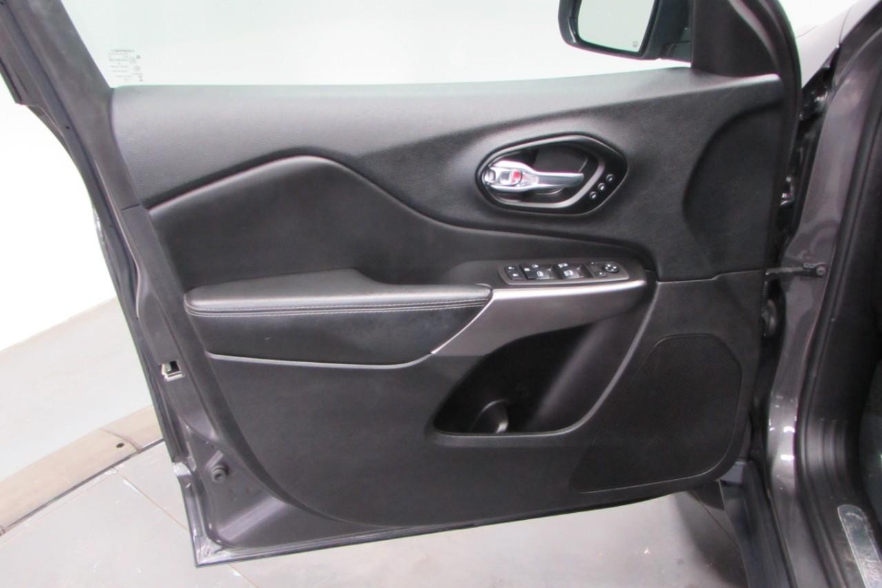2021 Sting-Gray Clearcoat Jeep Cherokee Limited 4X4 SUV
