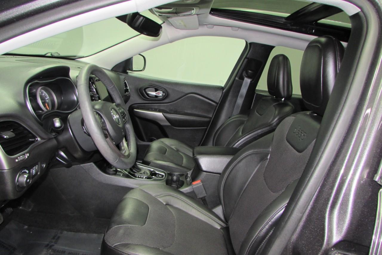 2021 Sting-Gray Clearcoat Jeep Cherokee Limited 4X4 SUV