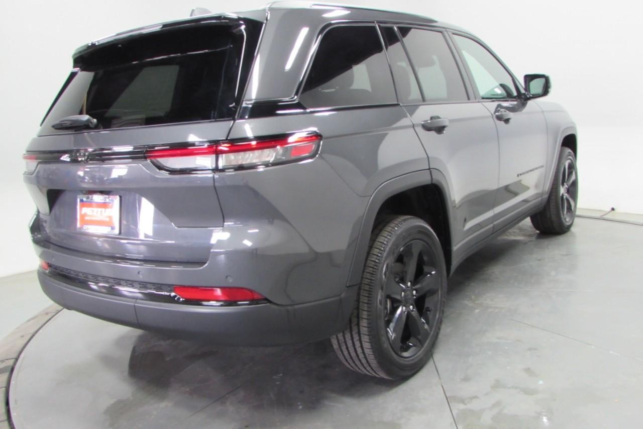 2025 Baltic Gray Metallic Clearcoat Jeep Grand Cherokee Altitude X 4X4 SUV