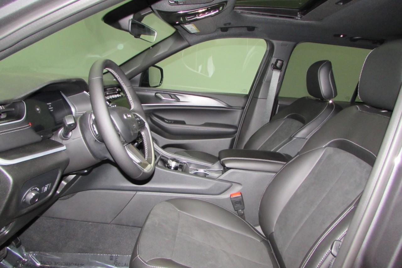 2025 Baltic Gray Metallic Clearcoat Jeep Grand Cherokee Altitude X 4X4 SUV