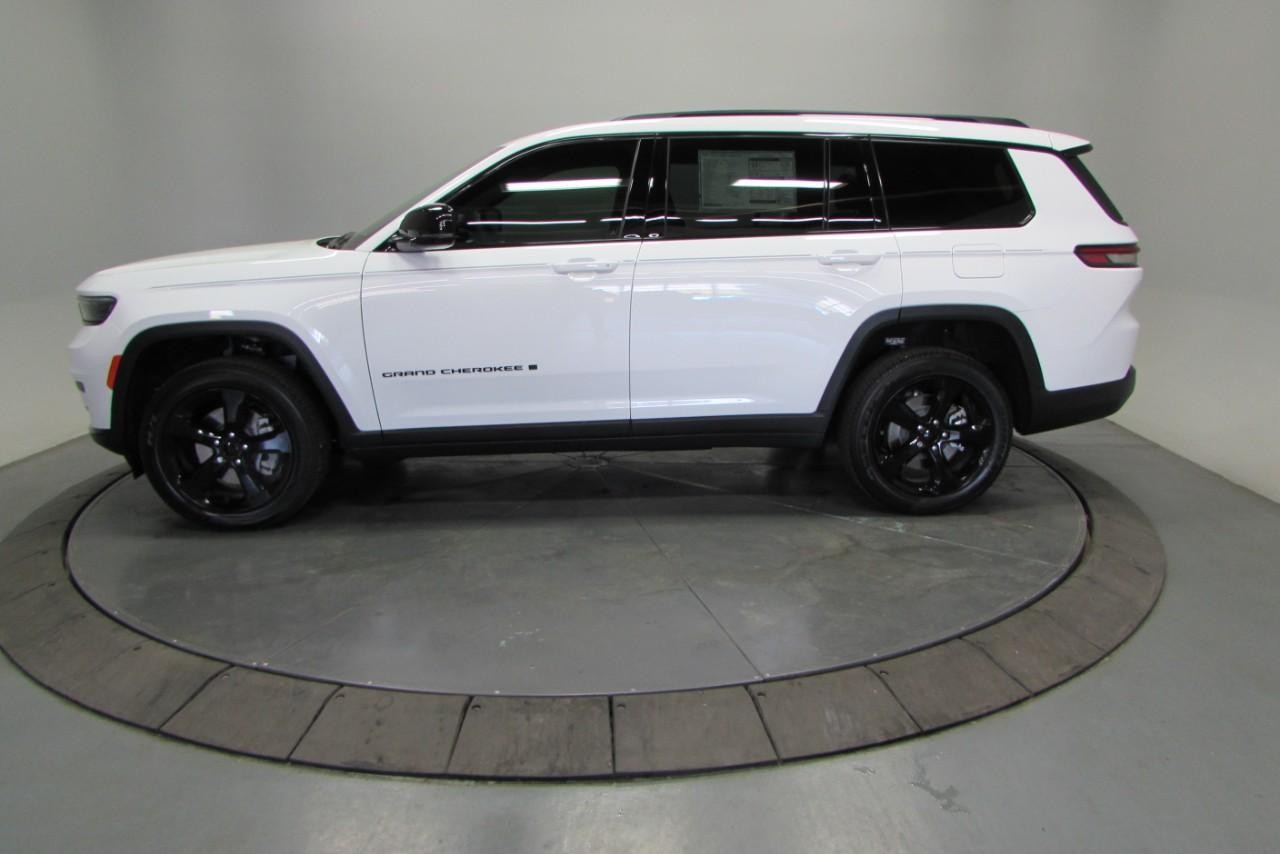 2025 Bright White Clearcoat Jeep Grand Cherokee L Altitude X 4X4 SUV