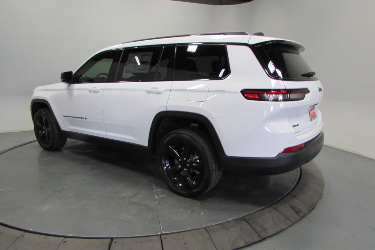 2025 Bright White Clearcoat Jeep Grand Cherokee L Altitude X 4X4 SUV
