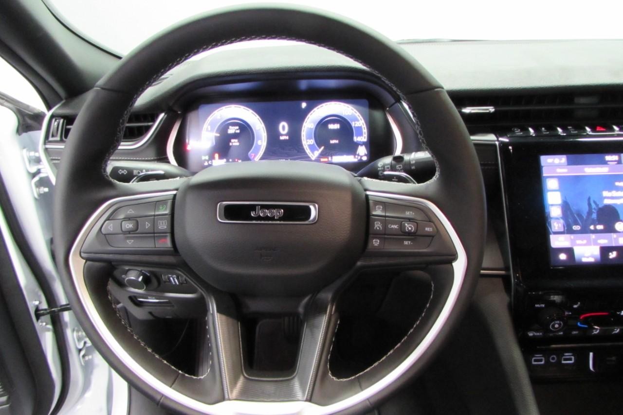 2025 Bright White Clearcoat Jeep Grand Cherokee L Altitude X 4X4 SUV