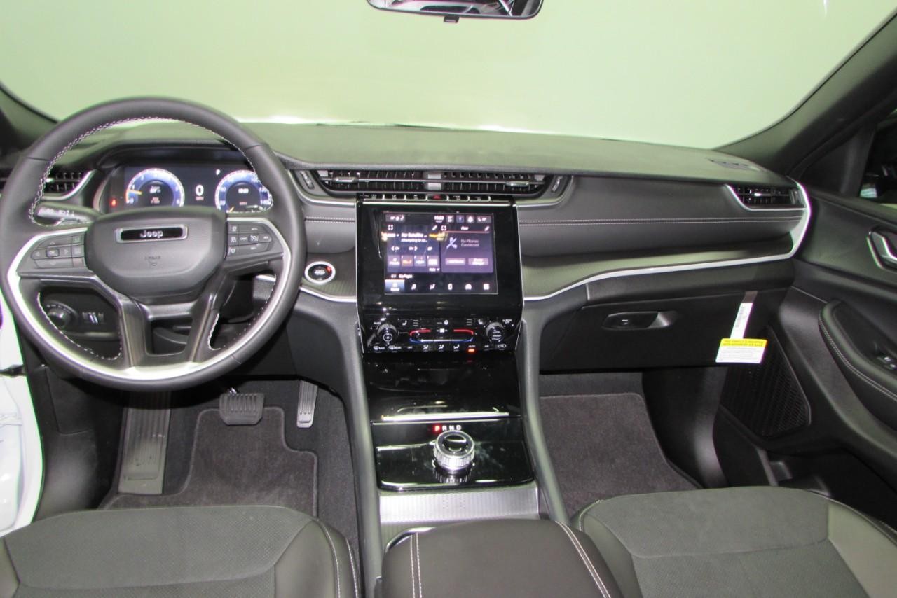 2025 Bright White Clearcoat Jeep Grand Cherokee L Altitude X 4X4 SUV