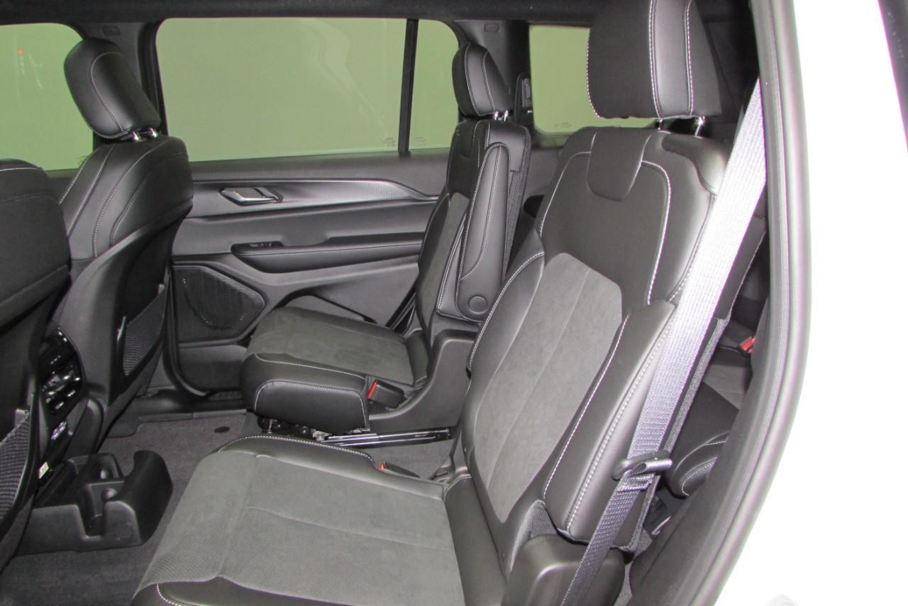 2025 Bright White Clearcoat Jeep Grand Cherokee L Altitude X 4X4 SUV