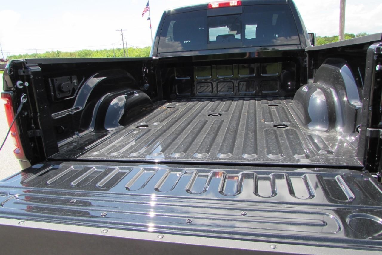 2025 Diamond Black Crystal Pearlcoat Ram 2500 Tradesman 4X4 Truck