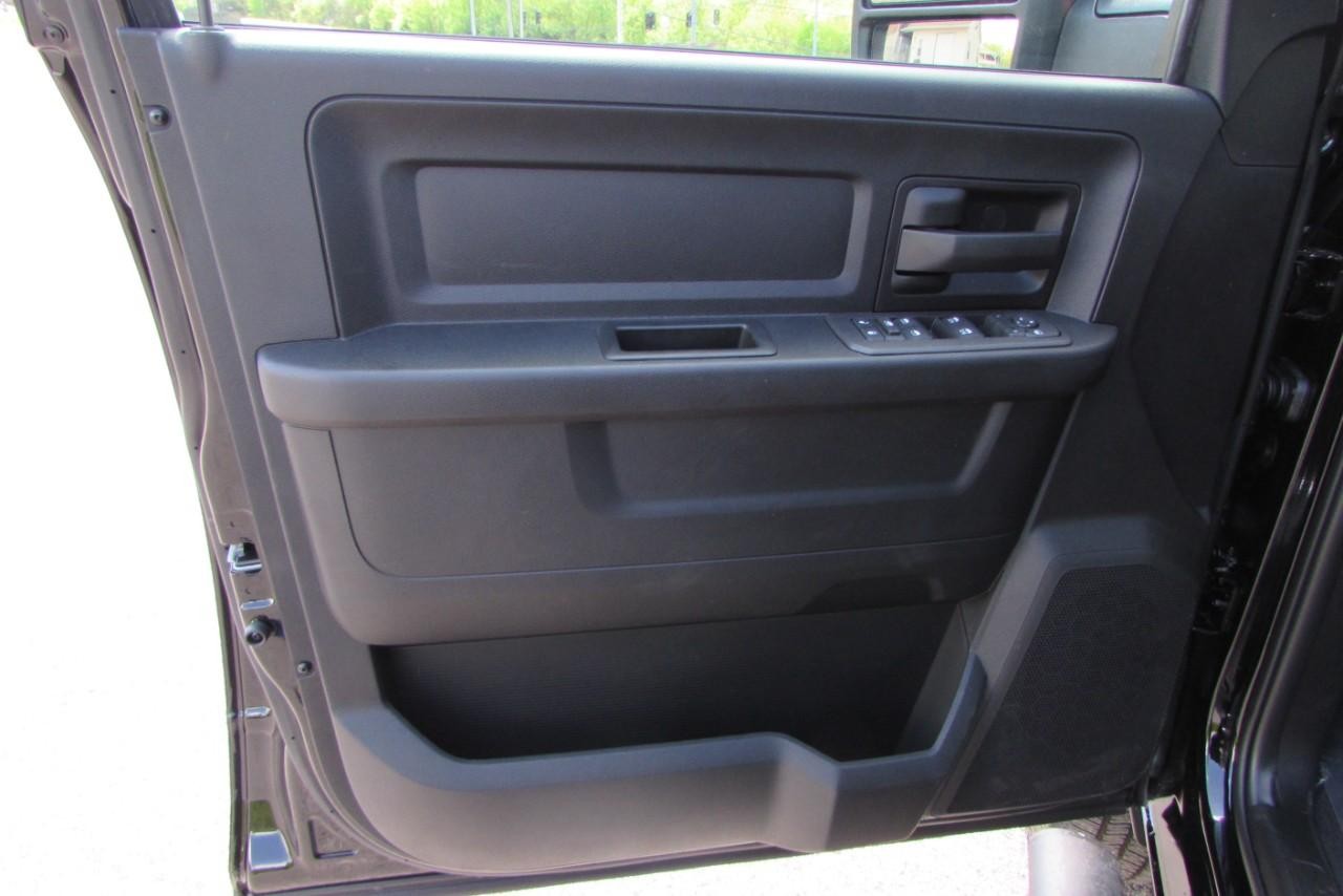 2025 Diamond Black Crystal Pearlcoat Ram 2500 Tradesman 4X4 Truck