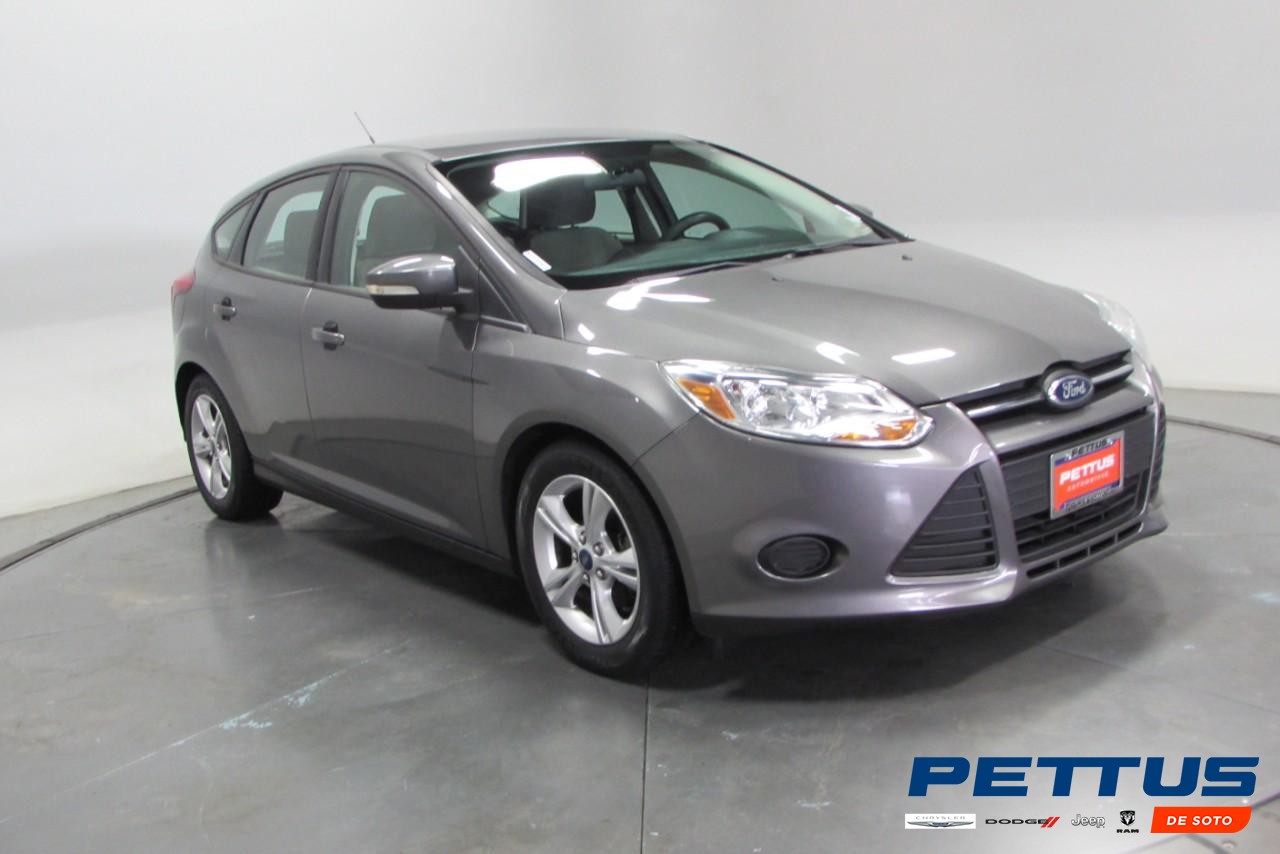 2013 Sterling Grey Metallic Ford Focus SE Sedan
