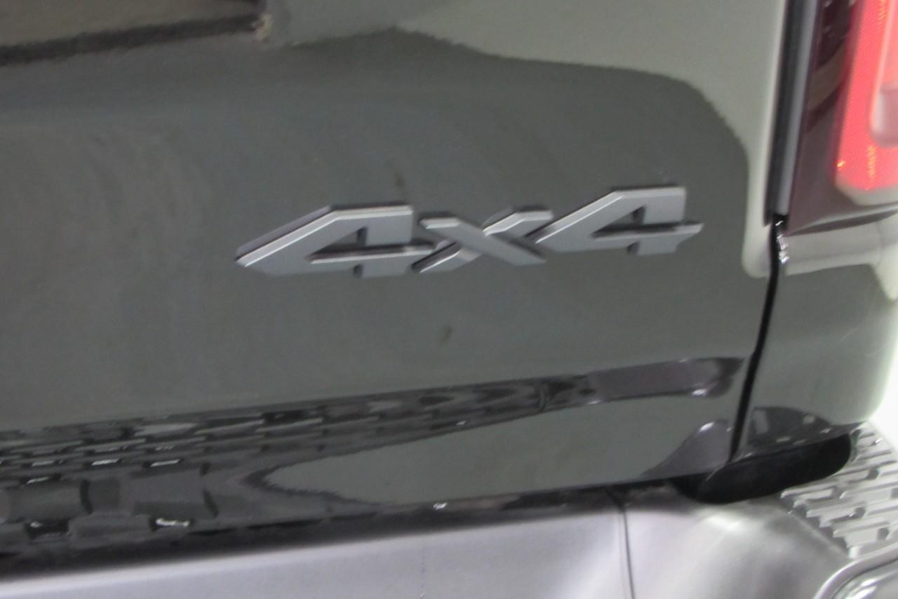 2025 Diamond Black Crystal Pearlcoat Ram 1500 Tradesman 4X4 Truck