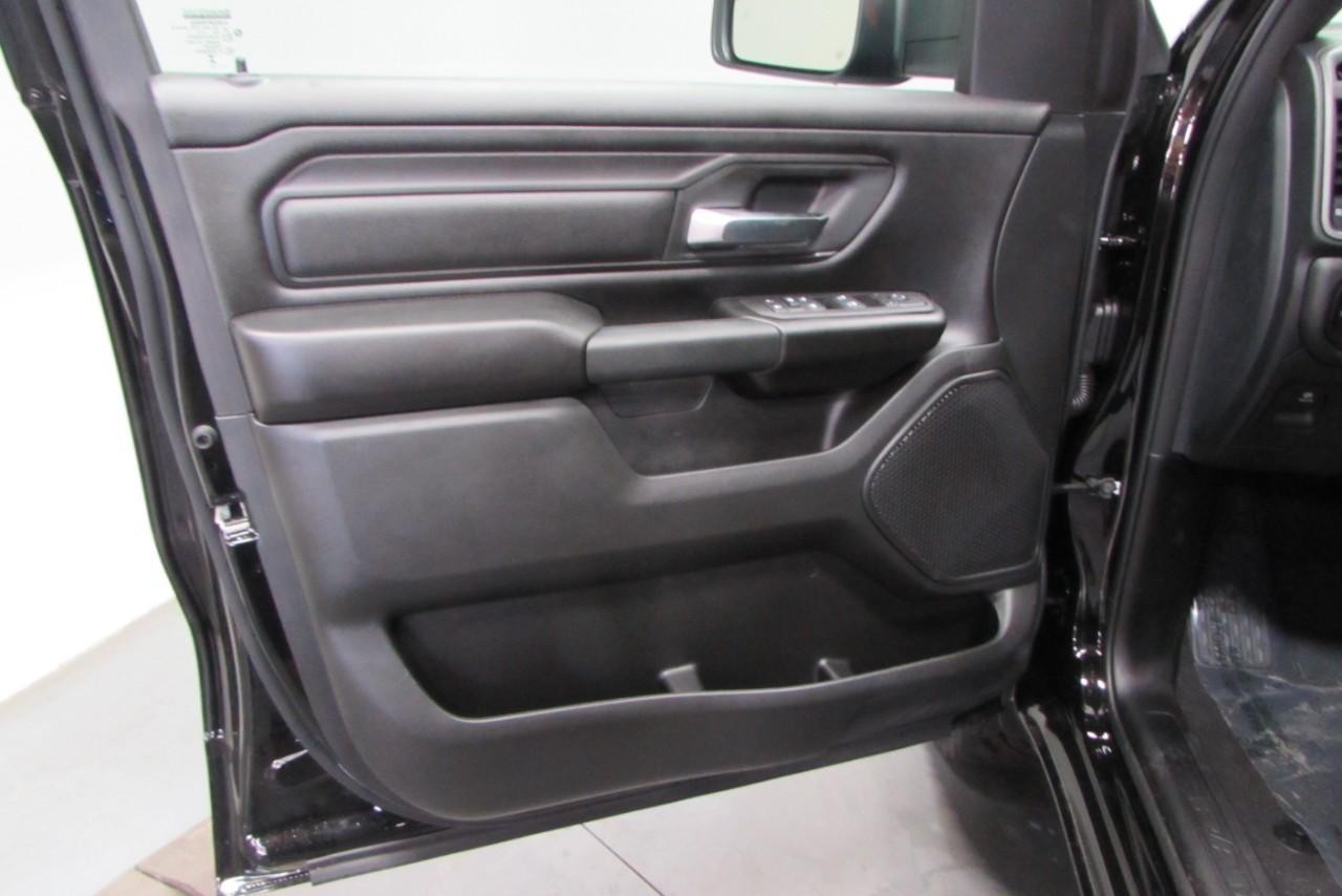 2025 Diamond Black Crystal Pearlcoat Ram 1500 Tradesman 4X4 Truck